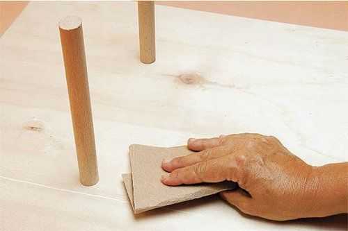  磨砂纸怎样打磨木头的视频「砂纸打磨木板方法」