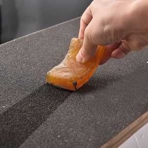 滑板怎么粘磨砂纸胶的胶水