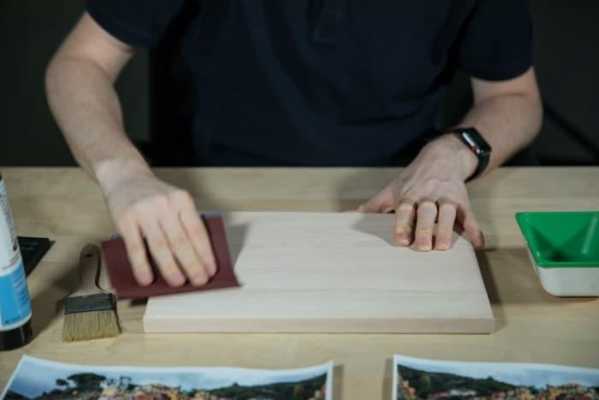 磨砂纸打磨木材的方法视频,磨砂纸磨木头 